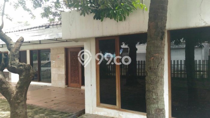Rumah Mewah LB 250m2 Siap Pakai Desain Elegan di S Parman, Jakarta Barat Rumah Mewah LB 250m2 Siap Pakai Desain Elegan di S Parman, Jakarta Barat