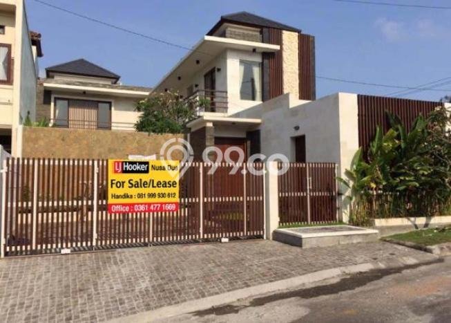 Rumah di Nusa Dua, 5 KM, Dekat Universitas, LT 280m² Bangunan 276m² Rumah di Nusa Dua, 5 KM, Dekat Universitas, LT 280m² Bangunan 276m²