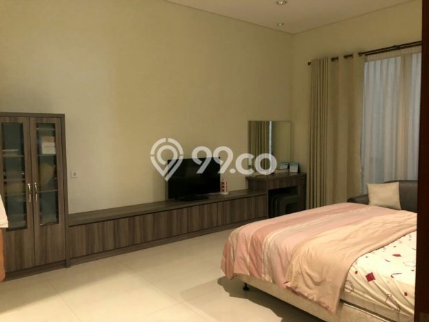 Dijual Rumah Mewah Elegan Dengan View Eksklusif di Villa Meruya, Jakarta Barat Dijual Rumah Mewah Elegan Dengan View Eksklusif di Villa Meruya, Jakarta Barat