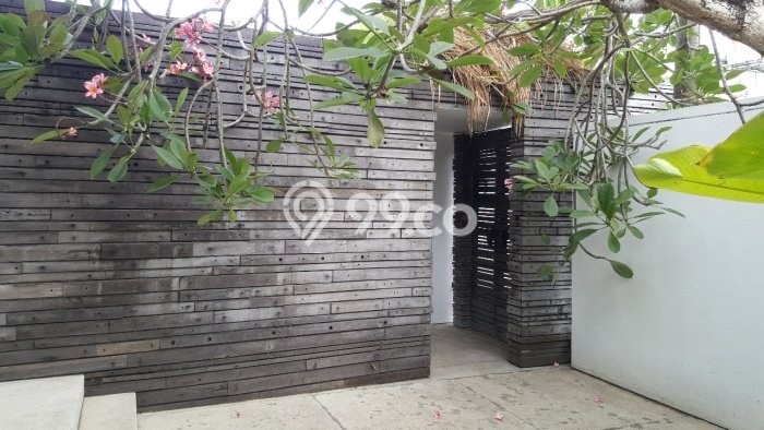 Rumah Luxury Modern Tanpa Renovasi di Petitenget Badung Rumah Luxury Modern Tanpa Renovasi di Petitenget Badung