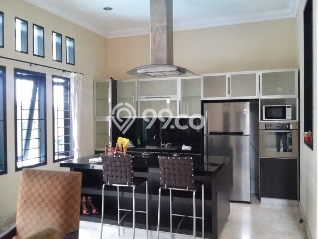 Rumah Disewakan Jakarta Selatan LT 580m2 LB 750m2 Kawasan Bintaro Rumah Disewakan Jakarta Selatan LT 580m2 LB 750m2 Kawasan Bintaro
