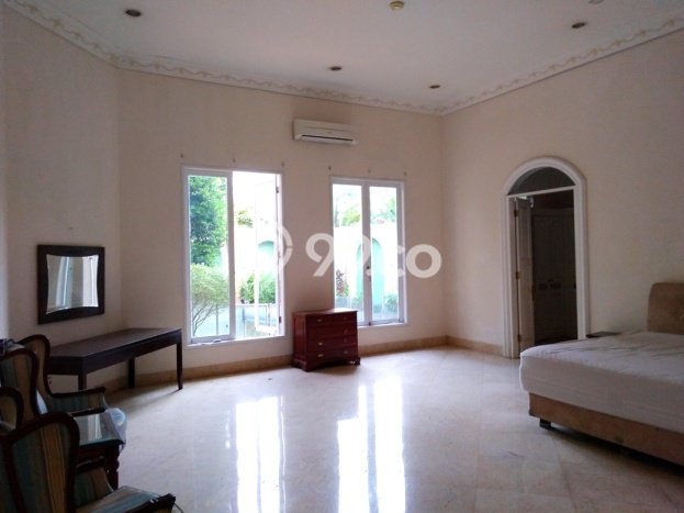 Rumah Sewa Jakarta Selatan LT 950m2 LB 500m2 Area Kemang Rumah Sewa Jakarta Selatan LT 950m2 LB 500m2 Area Kemang