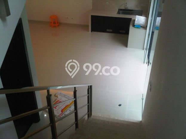 SPECIAL PRICE! Rumah Asri di , LT 200m2m² LB 300m2m² SPECIAL PRICE! Rumah Asri di , LT 200m2m² LB 300m2m²