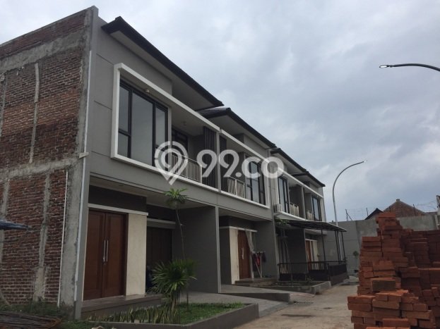 Hunian Elit LB 175m2 Siap Pakai Desain Elegan di Sudirman, Bandung Hunian Elit LB 175m2 Siap Pakai Desain Elegan di Sudirman, Bandung