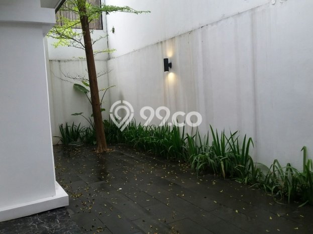 Disewakan! Rumah 4 Kamar Tidur &
3 Kamar Mandi di Bintaro, Jakarta Selatan Disewakan! Rumah 4 Kamar Tidur &
3 Kamar Mandi di Bintaro, Jakarta Selatan