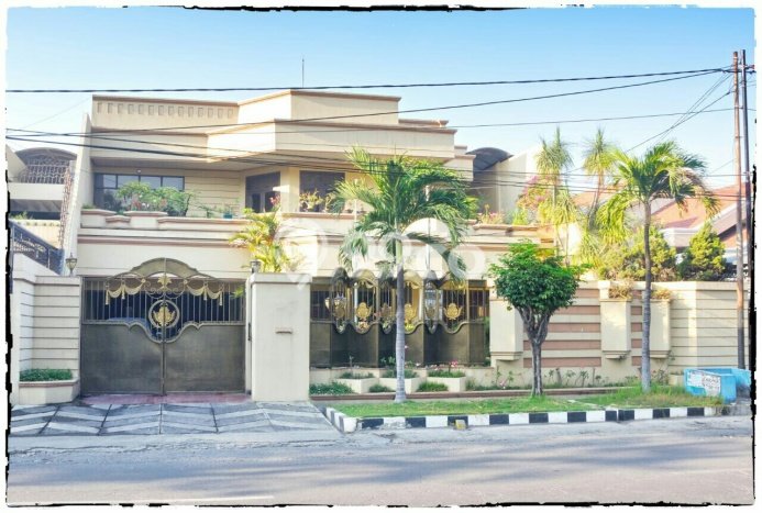 Rumah Area Strategis kawasan , Surabaya, LT 900m2m² LB 1200m2m² Rumah Area Strategis kawasan , Surabaya, LT 900m2m² LB 1200m2m²