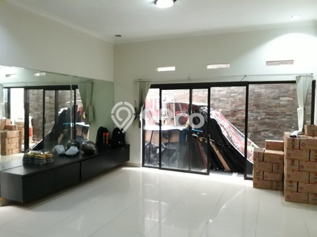 HOT LISTING! Rumah Siap Huni di Buah Batu, Bandung, LT 180m² Bangunan 250m² HOT LISTING! Rumah Siap Huni di Buah Batu, Bandung, LT 180m² Bangunan 250m²