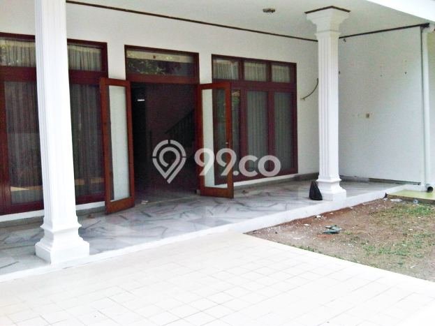 Ready to Use! Luxury House LT 418m2 Desain Modern di Cipete Ready to Use! Luxury House LT 418m2 Desain Modern di Cipete