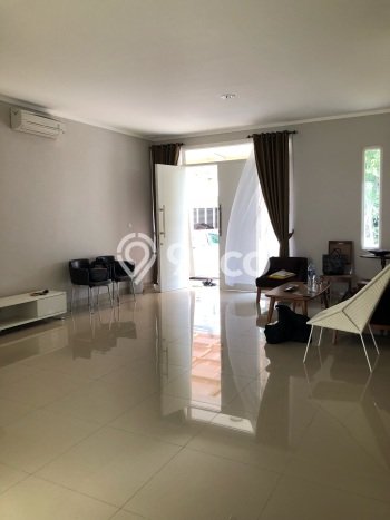 Rumah dengan Lokasi Strategis 4 KT di Summarecon Bekasi, Bekasi Rumah dengan Lokasi Strategis 4 KT di Summarecon Bekasi, Bekasi