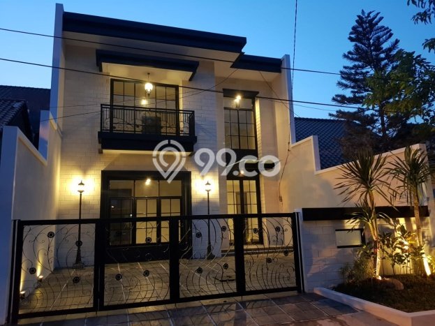 Jual Rumah Mewah Megah Dengan View Cantik di Galaxy, Surabaya Jual Rumah Mewah Megah Dengan View Cantik di Galaxy, Surabaya