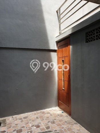 Dijual Rumah 4 Kamar Lokasi Ideal Bagus dan Strategis di Tambaksari Dijual Rumah 4 Kamar Lokasi Ideal Bagus dan Strategis di Tambaksari