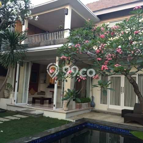 Rumah Mewah LB 150m2 Siap Huni Desain Elegan di Seminyak, Badung Rumah Mewah LB 150m2 Siap Huni Desain Elegan di Seminyak, Badung