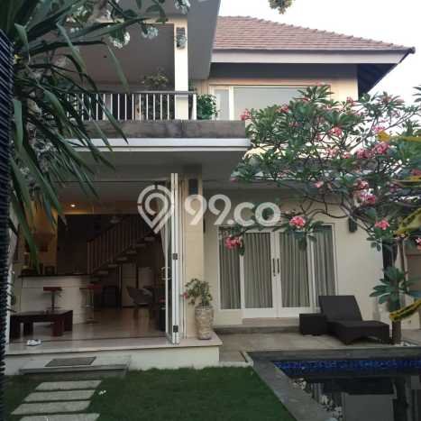 Rumah Mewah LB 150m2 Siap Huni Desain Elegan di Seminyak, Badung Rumah Mewah LB 150m2 Siap Huni Desain Elegan di Seminyak, Badung