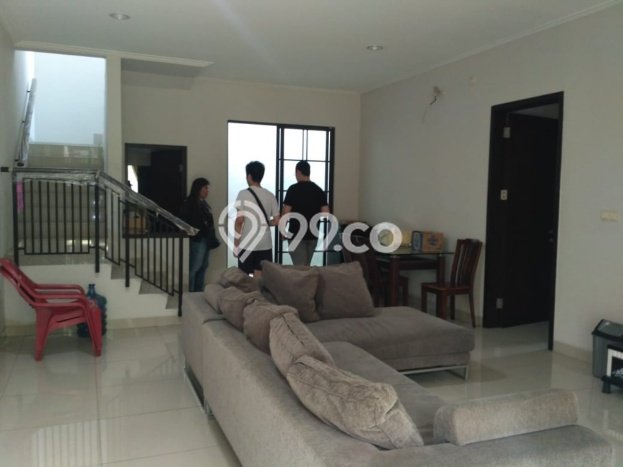 Disewakan! Rumah 4 Kamar Tidur &
3 Kamar Mandi di Green Lake City, Jakarta Barat Disewakan! Rumah 4 Kamar Tidur &
3 Kamar Mandi di Green Lake City, Jakarta Barat