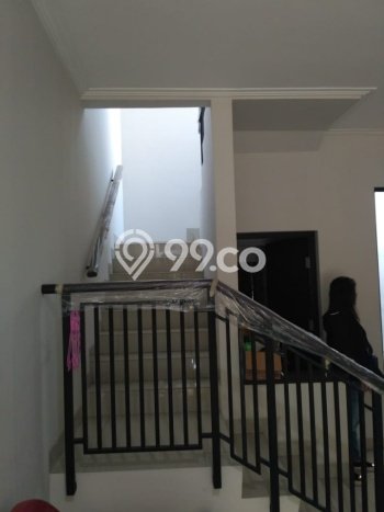 Disewakan! Rumah 4 Kamar Tidur &
3 Kamar Mandi di Green Lake City, Jakarta Barat Disewakan! Rumah 4 Kamar Tidur &
3 Kamar Mandi di Green Lake City, Jakarta Barat