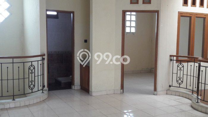 UNIT LANGKA! Rumah kawasan Buah Batu, 5 KT, Pemandangan Kota, Luas 167m² Bangunan 200m² UNIT LANGKA! Rumah kawasan Buah Batu, 5 KT, Pemandangan Kota, Luas 167m² Bangunan 200m²