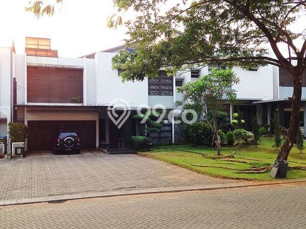 Rumah Mewah dan Nyaman dengan lokasi sangat strategis Rumah Mewah dan Nyaman dengan lokasi sangat strategis