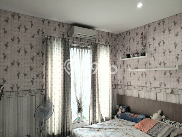 Rumah dengan Lokasi Strategis 3 KT di Bintaro, Tangerang Selatan Rumah dengan Lokasi Strategis 3 KT di Bintaro, Tangerang Selatan
