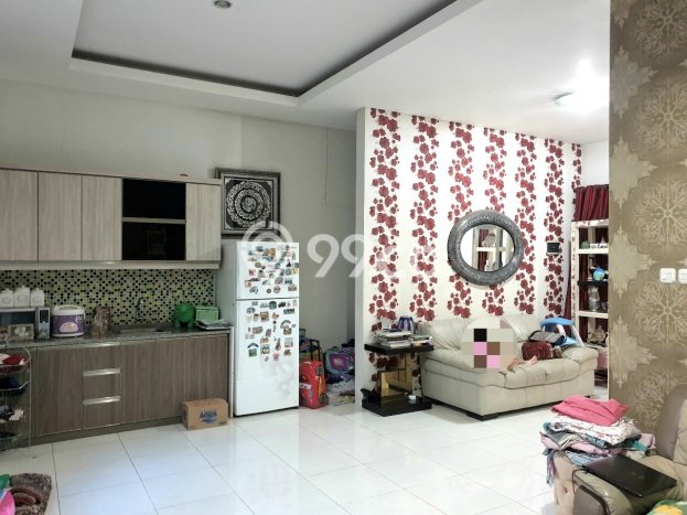 Rumah dengan Lokasi Strategis 3 KT di Bintaro, Tangerang Selatan Rumah dengan Lokasi Strategis 3 KT di Bintaro, Tangerang Selatan