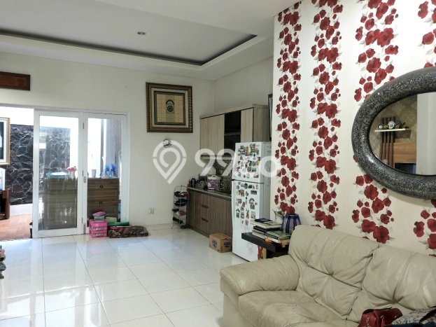 Rumah dengan Lokasi Strategis 3 KT di Bintaro, Tangerang Selatan Rumah dengan Lokasi Strategis 3 KT di Bintaro, Tangerang Selatan
