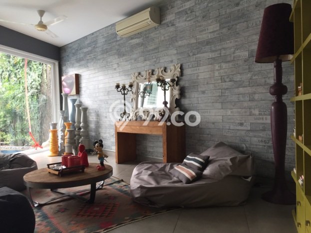Ready to Use! Premium House LT 398m2 Desain Elegan di Lebak Bulus Ready to Use! Premium House LT 398m2 Desain Elegan di Lebak Bulus