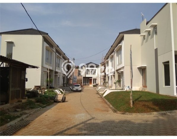 Rumah Luas Asri 3 KT Siap Pakai di Cibubur Jakarta Timur Rumah Luas Asri 3 KT Siap Pakai di Cibubur Jakarta Timur