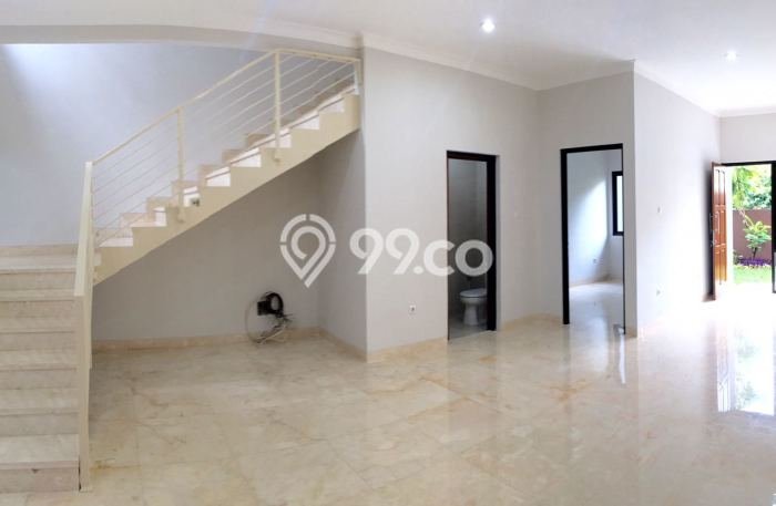 Rumah Elit Modern Tanpa Renovasi di Pondok Indah Jakarta Selatan Rumah Elit Modern Tanpa Renovasi di Pondok Indah Jakarta Selatan