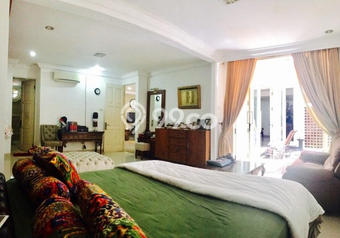 Dijual Rumah Luas Megah Dengan View Cantik di Bintaro, Tangerang Selatan Dijual Rumah Luas Megah Dengan View Cantik di Bintaro, Tangerang Selatan