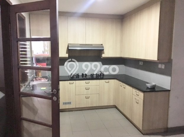 Rumah sewa siap huni 5 Kamar Tidur di Bintaro, Tangerang Selatan Rumah sewa siap huni 5 Kamar Tidur di Bintaro, Tangerang Selatan