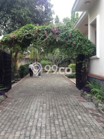 Bisa KPR! Rumah Strategis di Lippo Karawaci, Luas 3050m² LB 850m² Bisa KPR! Rumah Strategis di Lippo Karawaci, Luas 3050m² LB 850m²