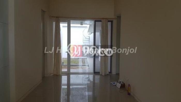 Rumah Luas Asri 4 KT Siap Huni di Bukit Sari Semarang Rumah Luas Asri 4 KT Siap Huni di Bukit Sari Semarang