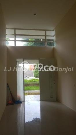 Rumah Luas Asri 4 KT Siap Huni di Bukit Sari Semarang Rumah Luas Asri 4 KT Siap Huni di Bukit Sari Semarang