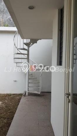Rumah Luas Asri 4 KT Siap Huni di Bukit Sari Semarang Rumah Luas Asri 4 KT Siap Huni di Bukit Sari Semarang