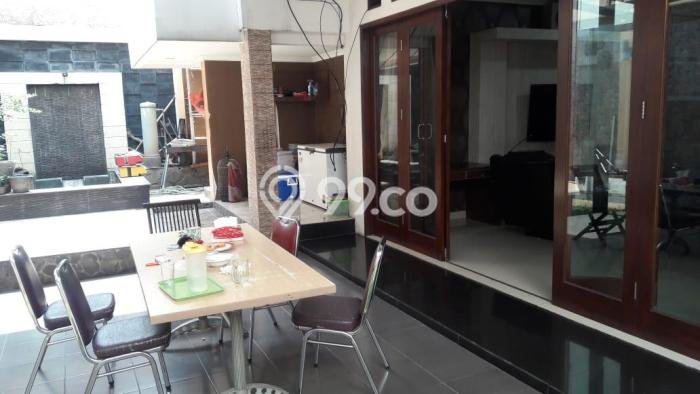 Rumah Akses Mudah di Rempoa, Tangerang, Luas 305m² Bangunan 400m² Rumah Akses Mudah di Rempoa, Tangerang, Luas 305m² Bangunan 400m²