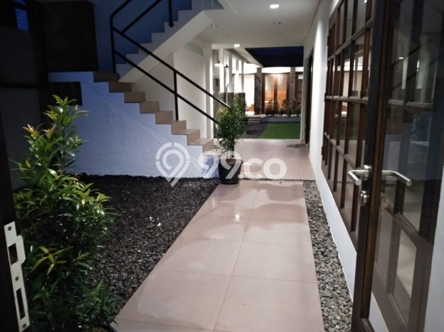 Rumah Mewah LB 424m2 Siap Huni Desain Elegan di Dago, Bandung Rumah Mewah LB 424m2 Siap Huni Desain Elegan di Dago, Bandung