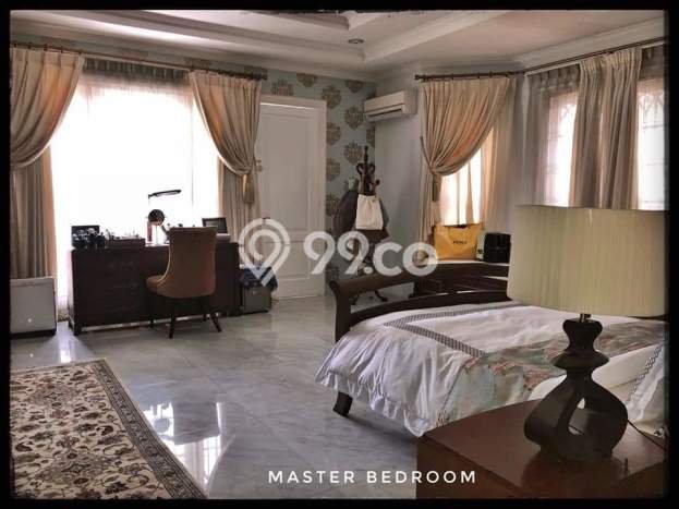 Siap Huni Hunian Elit 5 Kamar di Cilandak Dekat ke Mana Saja Siap Huni Hunian Elit 5 Kamar di Cilandak Dekat ke Mana Saja