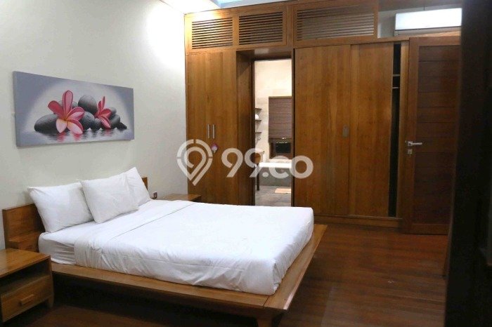 Ready to Use! Luxury House LT 183m2 Desain Modern di Seminyak Ready to Use! Luxury House LT 183m2 Desain Modern di Seminyak