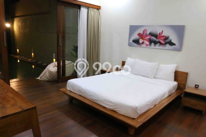 Ready to Use! Luxury House LT 183m2 Desain Modern di Seminyak Ready to Use! Luxury House LT 183m2 Desain Modern di Seminyak
