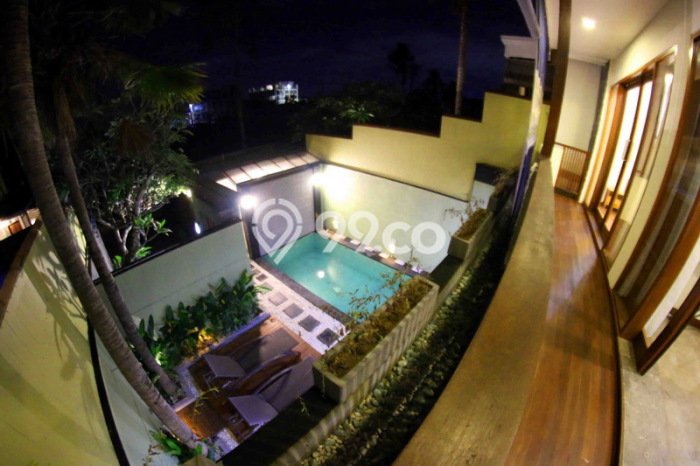 Ready to Use! Luxury House LT 183m2 Desain Modern di Seminyak Ready to Use! Luxury House LT 183m2 Desain Modern di Seminyak