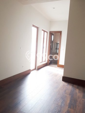 Ready to Use! Luxury House LT 237m2 Desain Elegan di Fatmawati Ready to Use! Luxury House LT 237m2 Desain Elegan di Fatmawati