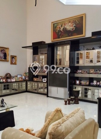Hunian Mewah LB 400m2 Siap Huni Desain Elegan di Manyar, Surabaya Hunian Mewah LB 400m2 Siap Huni Desain Elegan di Manyar, Surabaya