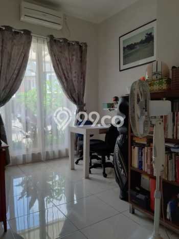 Rumah Mewah LB 200m2 Siap Pakai Desain Elegan di Bintaro, Tangerang Selatan Rumah Mewah LB 200m2 Siap Pakai Desain Elegan di Bintaro, Tangerang Selatan