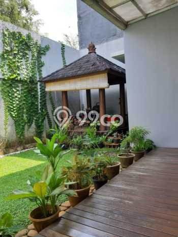 Rumah Mewah LB 200m2 Siap Pakai Desain Elegan di Bintaro, Tangerang Selatan Rumah Mewah LB 200m2 Siap Pakai Desain Elegan di Bintaro, Tangerang Selatan
