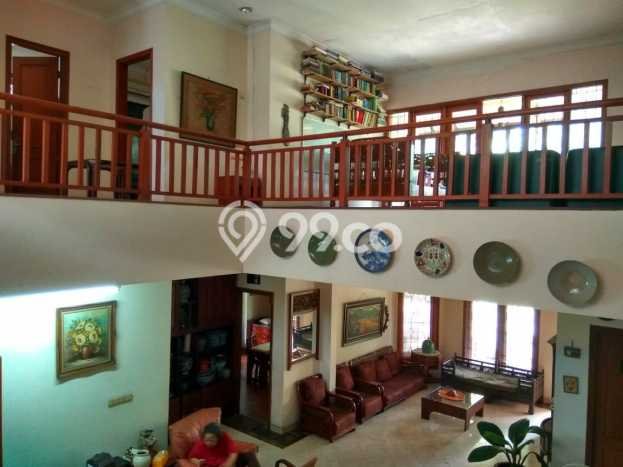 Dijual Rumah Luas Elegan Dengan View Cantik di Bintaro, Jakarta Selatan Dijual Rumah Luas Elegan Dengan View Cantik di Bintaro, Jakarta Selatan