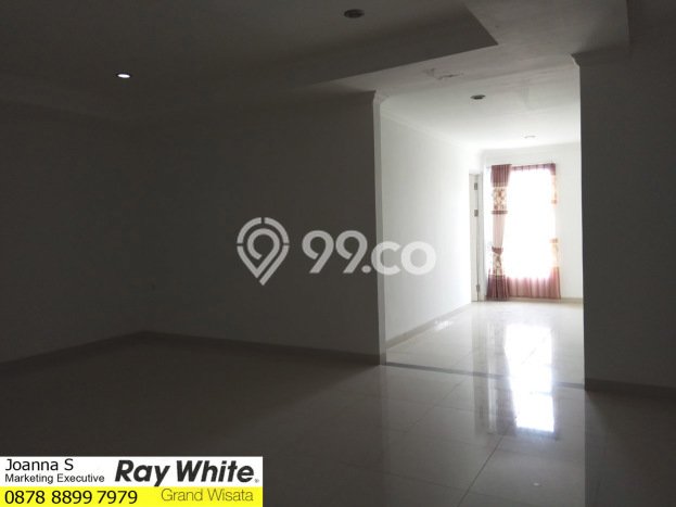 Rumah Bagus area Grand Wisata, Bekasi, LT 180m², LB 225m² Rumah Bagus area Grand Wisata, Bekasi, LT 180m², LB 225m²
