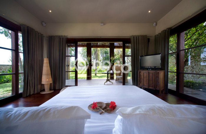 PROMO SPESIAL! Rumah Ready Stock di Canggu, Badung, Luas 3270m2m² LB 800m2m² PROMO SPESIAL! Rumah Ready Stock di Canggu, Badung, Luas 3270m2m² LB 800m2m²