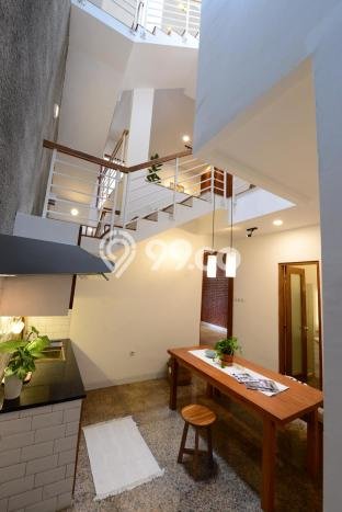 Rumah kawasan Rawamangun, Jakarta Timur, LT 77m² LB 200m² Rumah kawasan Rawamangun, Jakarta Timur, LT 77m² LB 200m²