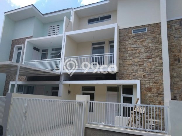 Rumah Strategis Minimalis Lb 140m2 di Arcamanik, Bandung Rumah Strategis Minimalis Lb 140m2 di Arcamanik, Bandung