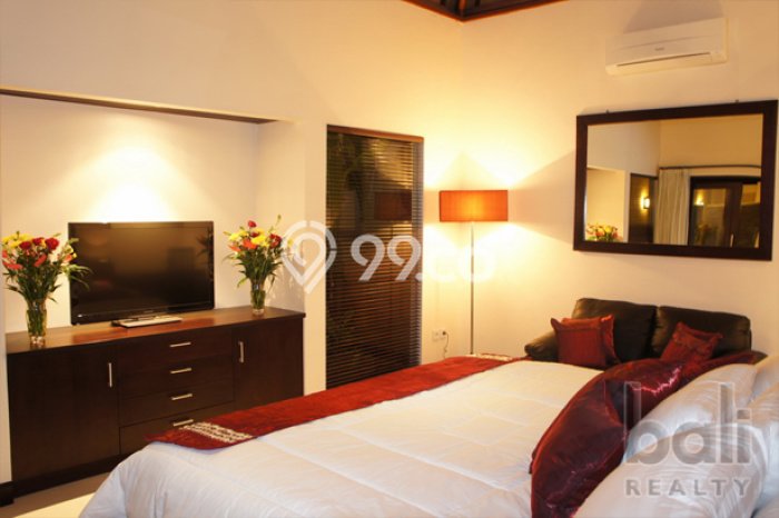 Dijual Rumah Luas Elegan Dengan View Cantik di Seminyak, Badung Dijual Rumah Luas Elegan Dengan View Cantik di Seminyak, Badung