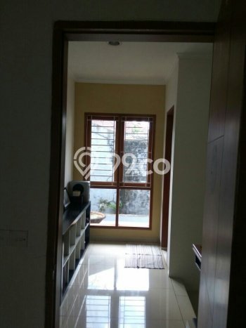 Rumah Strategis Modern Lb 160m2 di Cinere, Depok Rumah Strategis Modern Lb 160m2 di Cinere, Depok